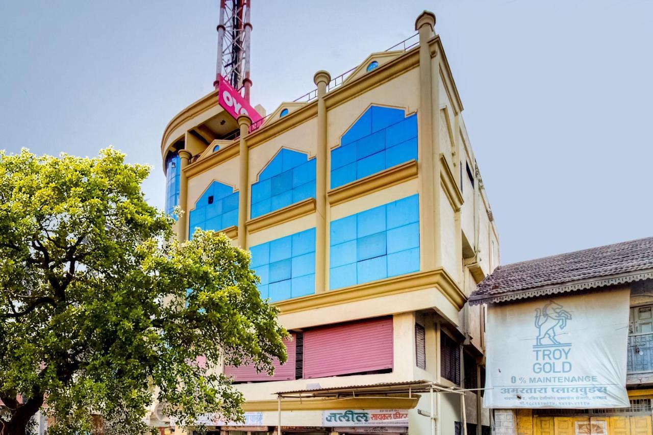 Oyo 81625 Hotel Radhika Manmad Exterior photo